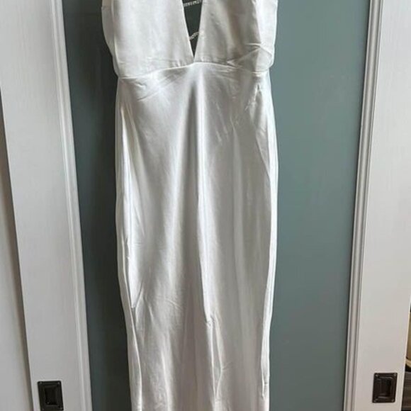 The Diamond MAXI- White Runaway the Label Dress - Picture 4 of 5